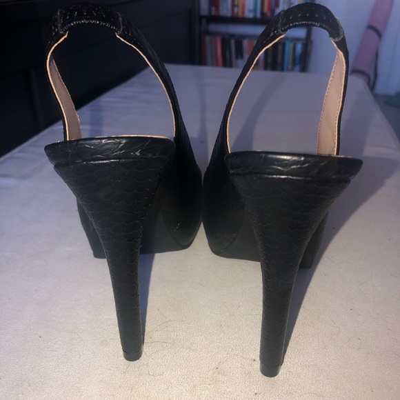 Black Guess Heels - Picture 3 of 3